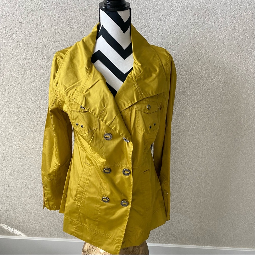 Hurley || mustard yellow double breasted water repellent trench coat